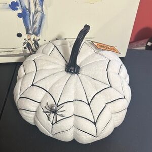 Ghoulish plush white spider pumpkin decor